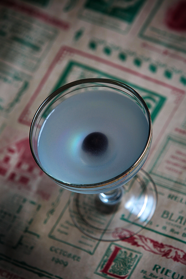 Aviation Cocktail in a vintage glass | ScienceOfDrink.com
